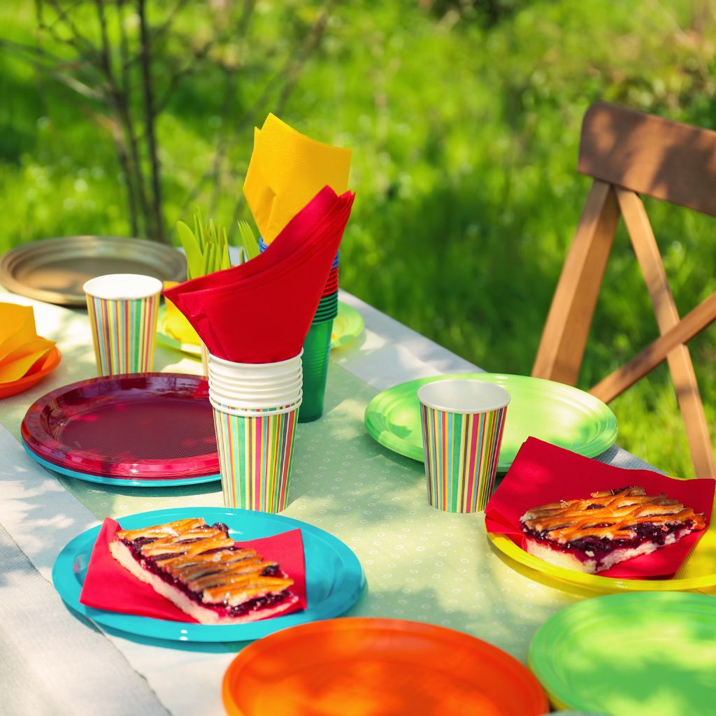 Como Preparar uma Mesa Posta Criativa para Seus Filhos nas Férias Usando o Que Você Já Tem em Casa