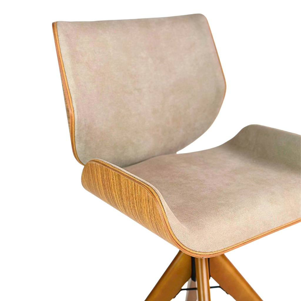 Cadeira de Jantar / Escritório Giratória Heloísa Cor Freijó Tecido Pet Friendly