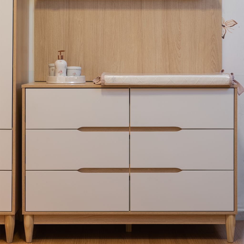 Cômoda para Quarto de Bebê 6 Gavetas Tomi Cor Branco e Carvalho - Quater