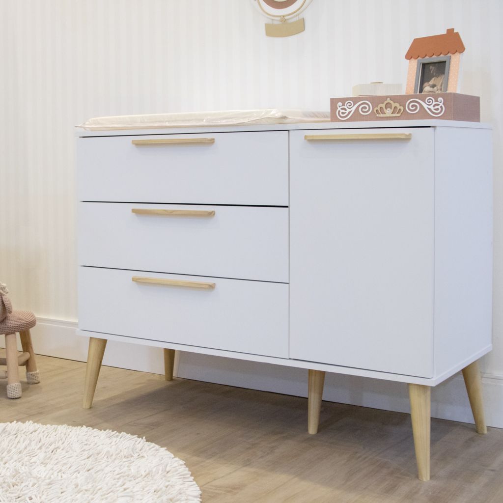 Cômoda Grande Infantil 3 Gavetas e 1 Porta Retrô com Puxador Reto Cor Branco e Carvalho - Quater