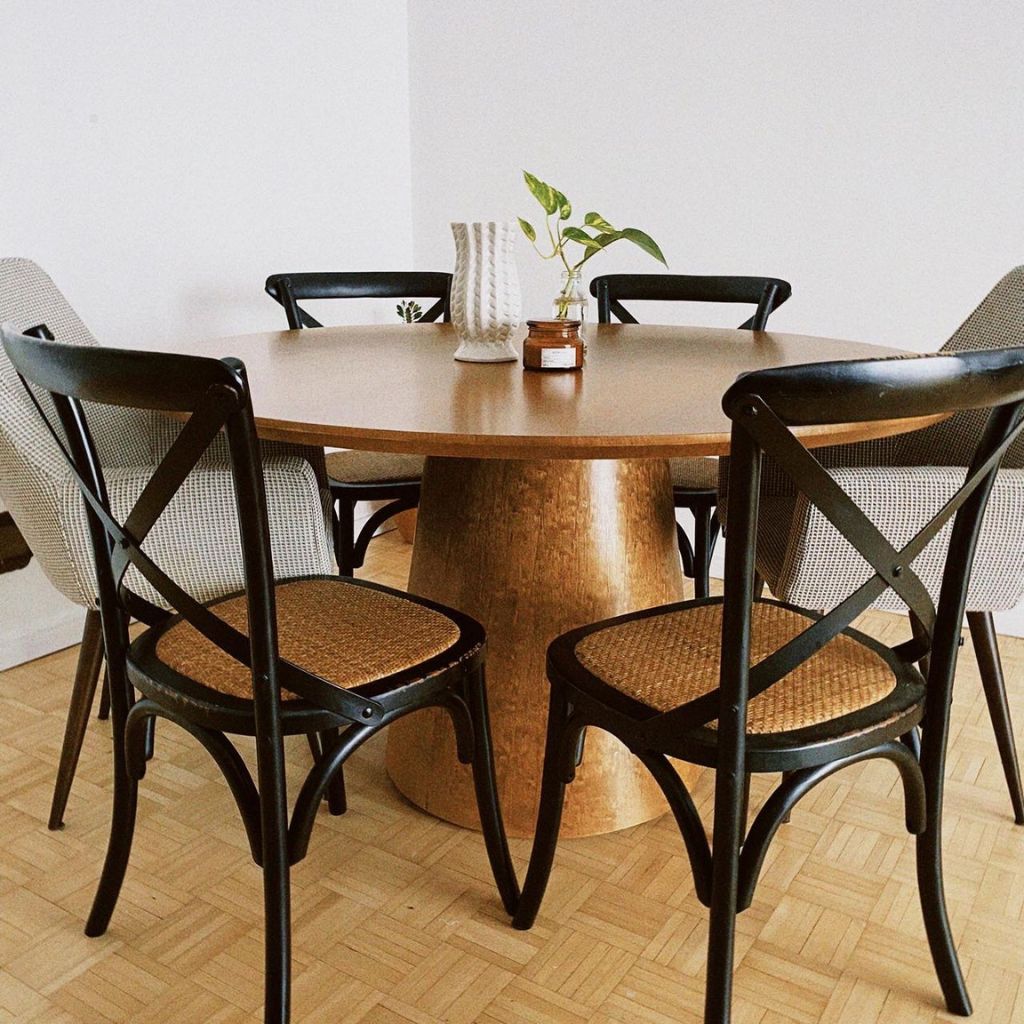 mesa de jantar mesa redonda mesa de madeira mesa com cone mesa laminada mesa de jantar 6 lugares mesa amêndoa, cadeira preta