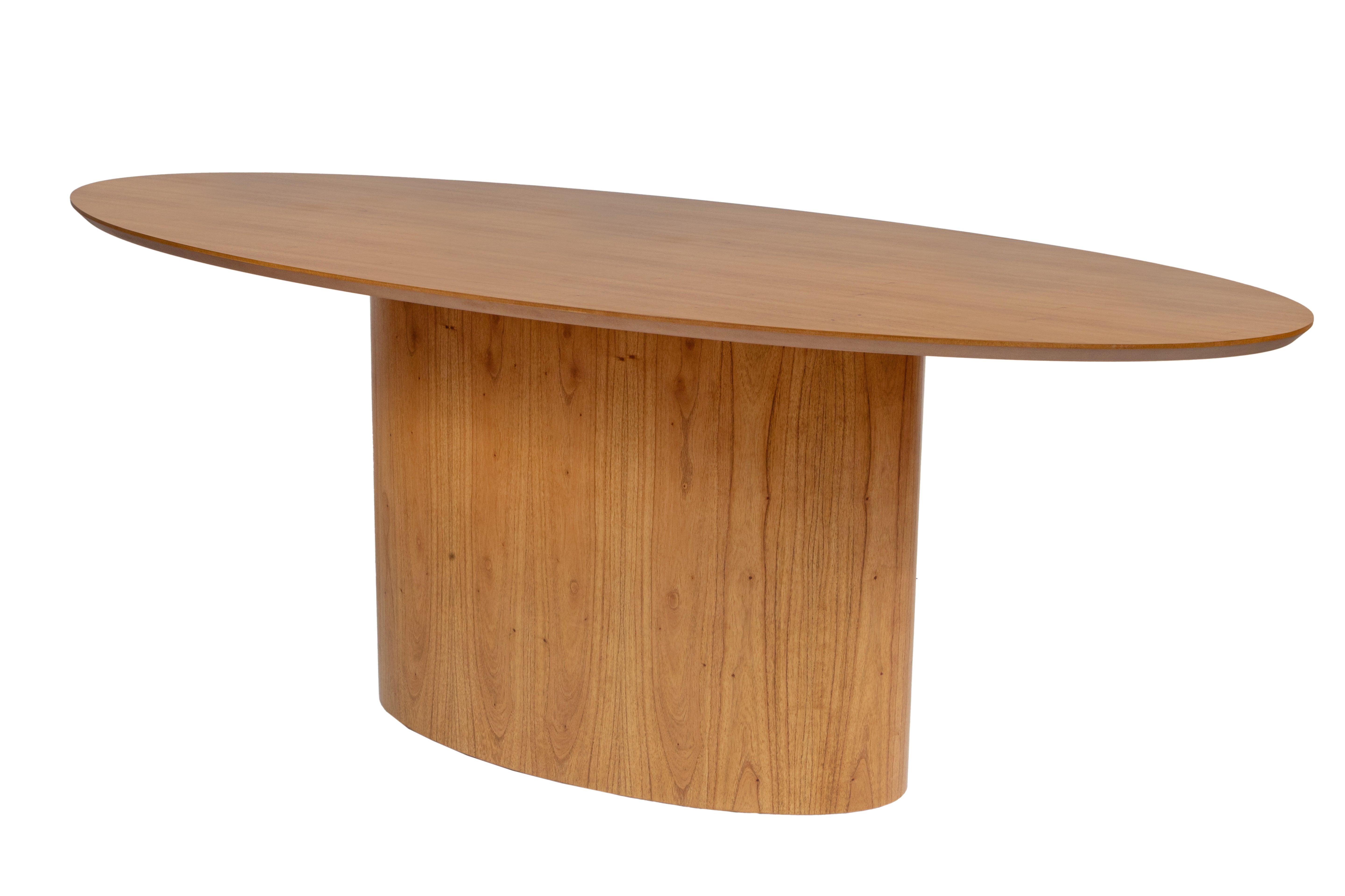 Mesa de Jantar Savana com Tampo e Base Oval 200x100 em Cinamomo + 2 Cadeiras de Jantar Malu + 2 Cadeiras de Jantar Gina