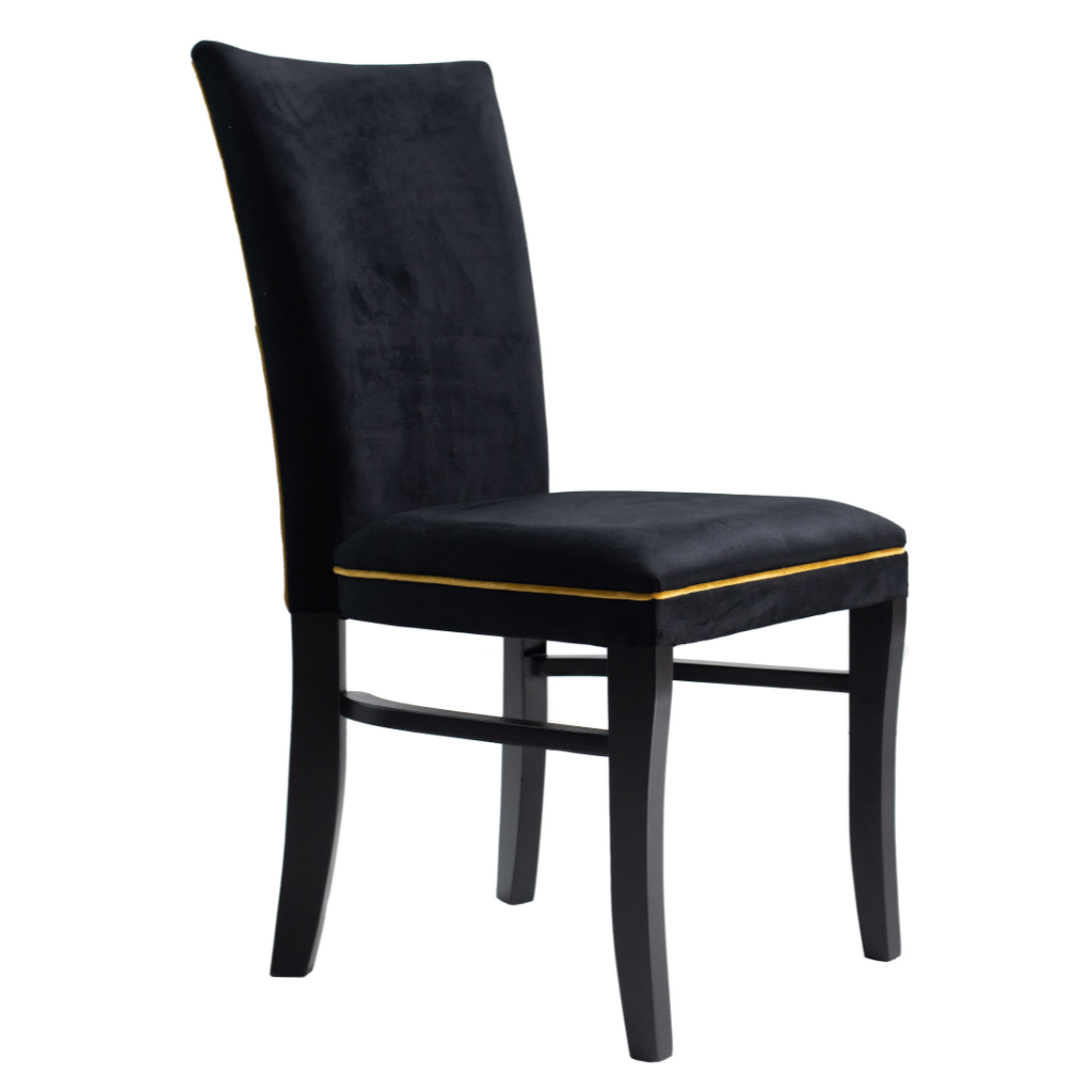 conjunto 2 cadeira naíma com tecido veludo preto, pés preto fosco, com debrum dourado, visto de lado