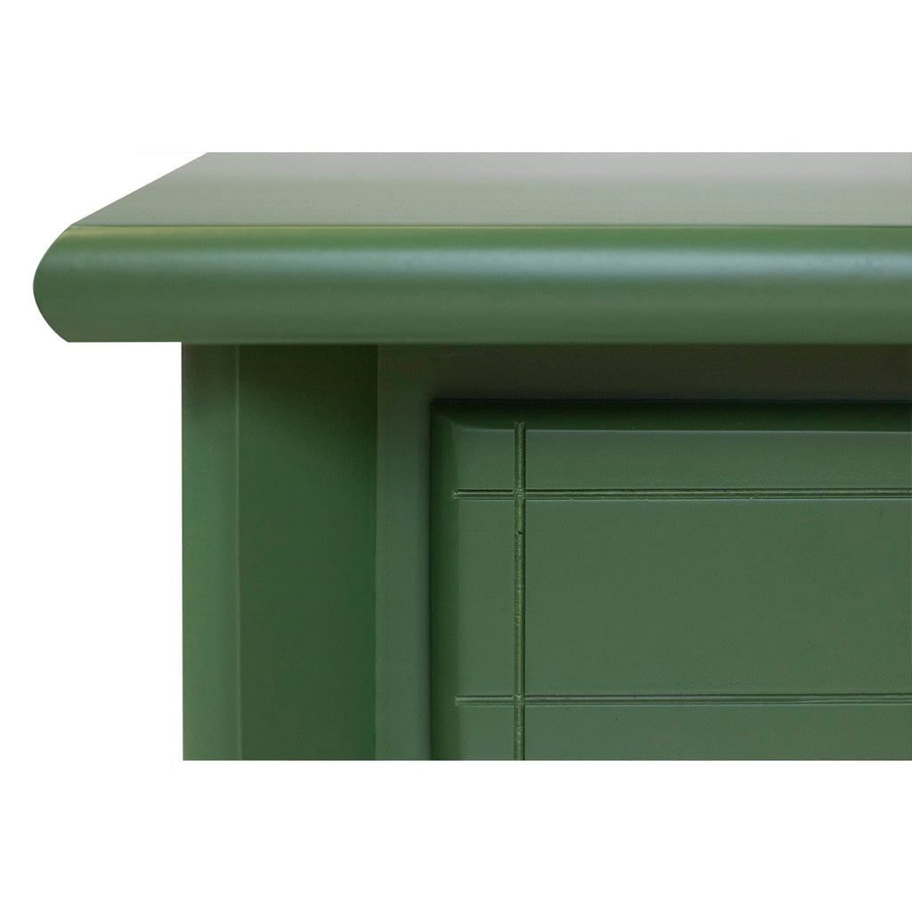 Mesa Lateral Em Madeira Boho Cor Verde, destacando seus acabamentos