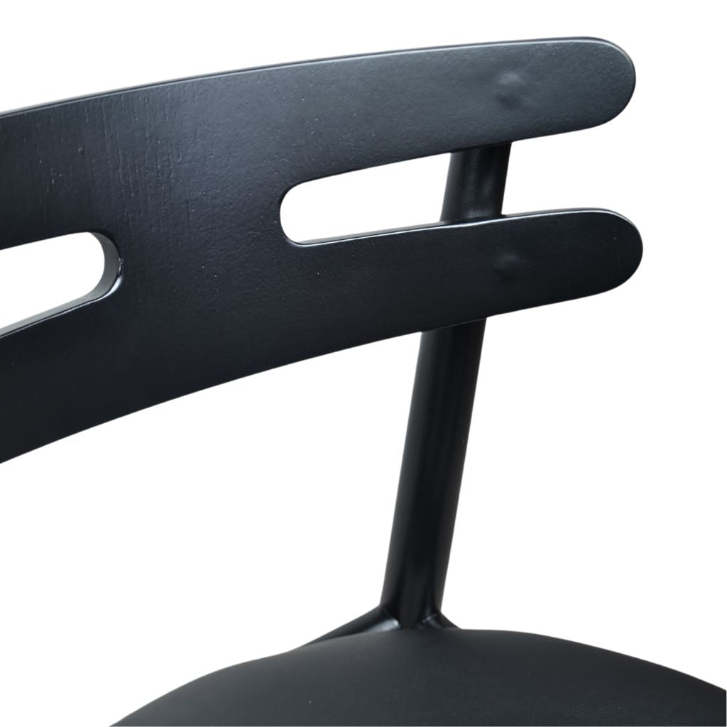 Mesa de Jantar Redonda Margô Cone/Tampo Amêndoa e Vidro Preto 110cm + 4 Cadeiras Madeira HW Hanna Preta Courino Preto
