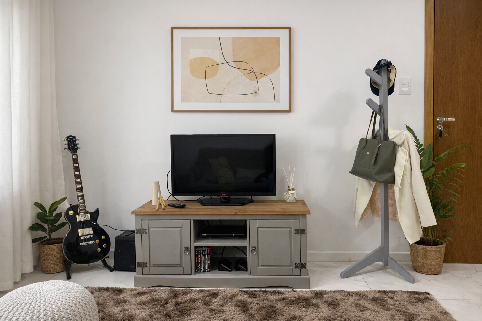 Rack TV Boho 2 Portas 1 Prateleira Cor Madeira Natural Com Cinza