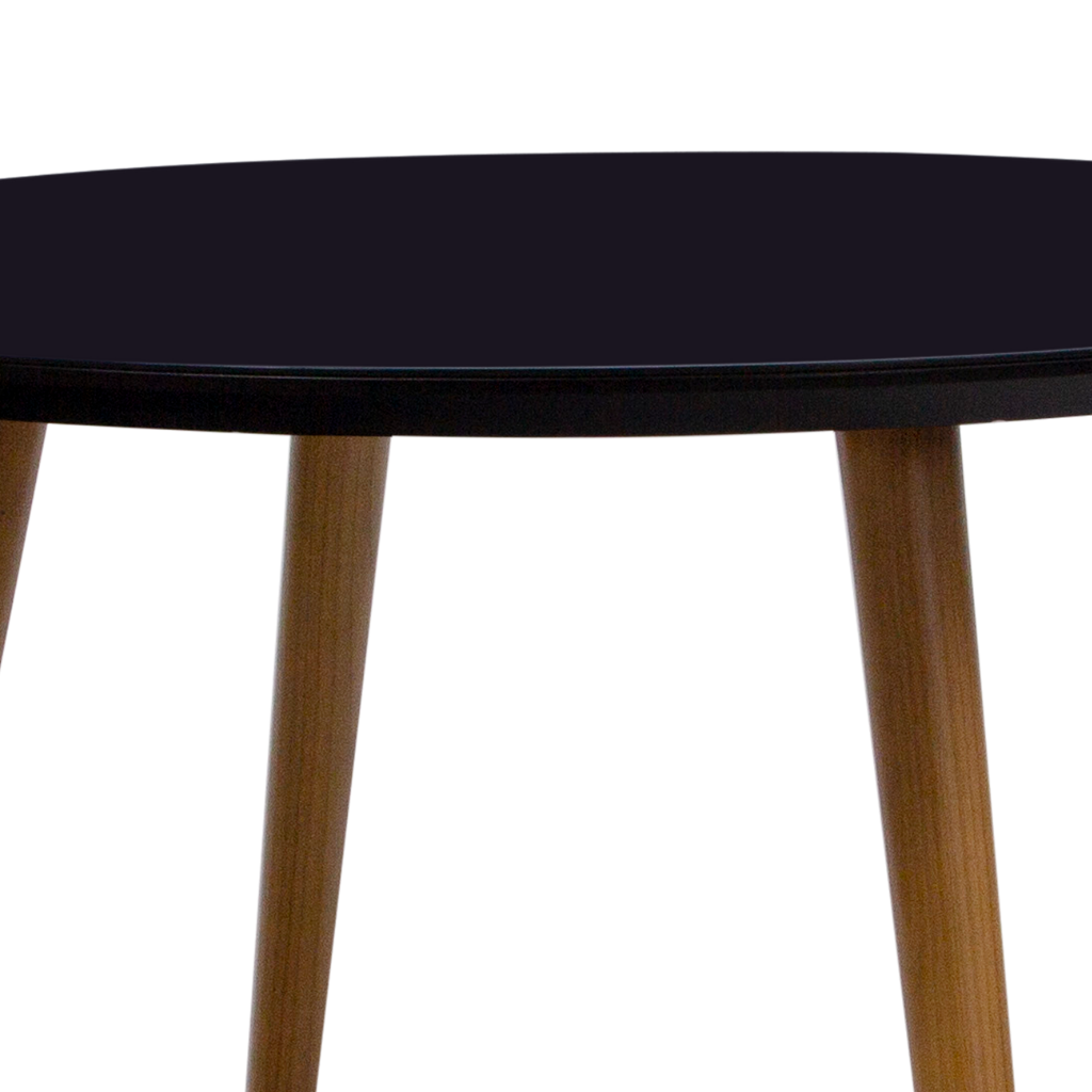 mesa de jantar redonda Angela pés palitos amêndoa tampo preto com vidro preto sobreposto 110 cm, destacando o meio