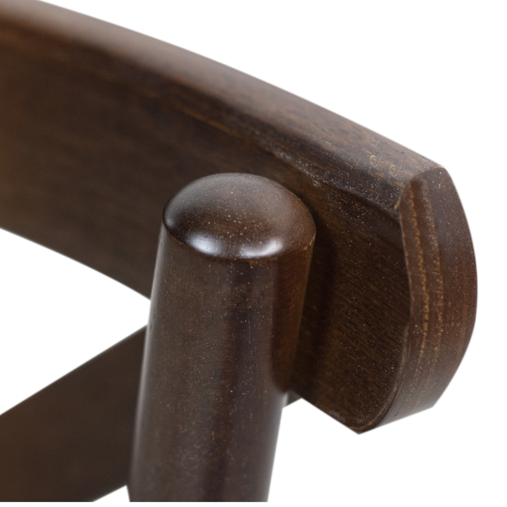 cadeira x boho cor castanho, detalhando o encosto