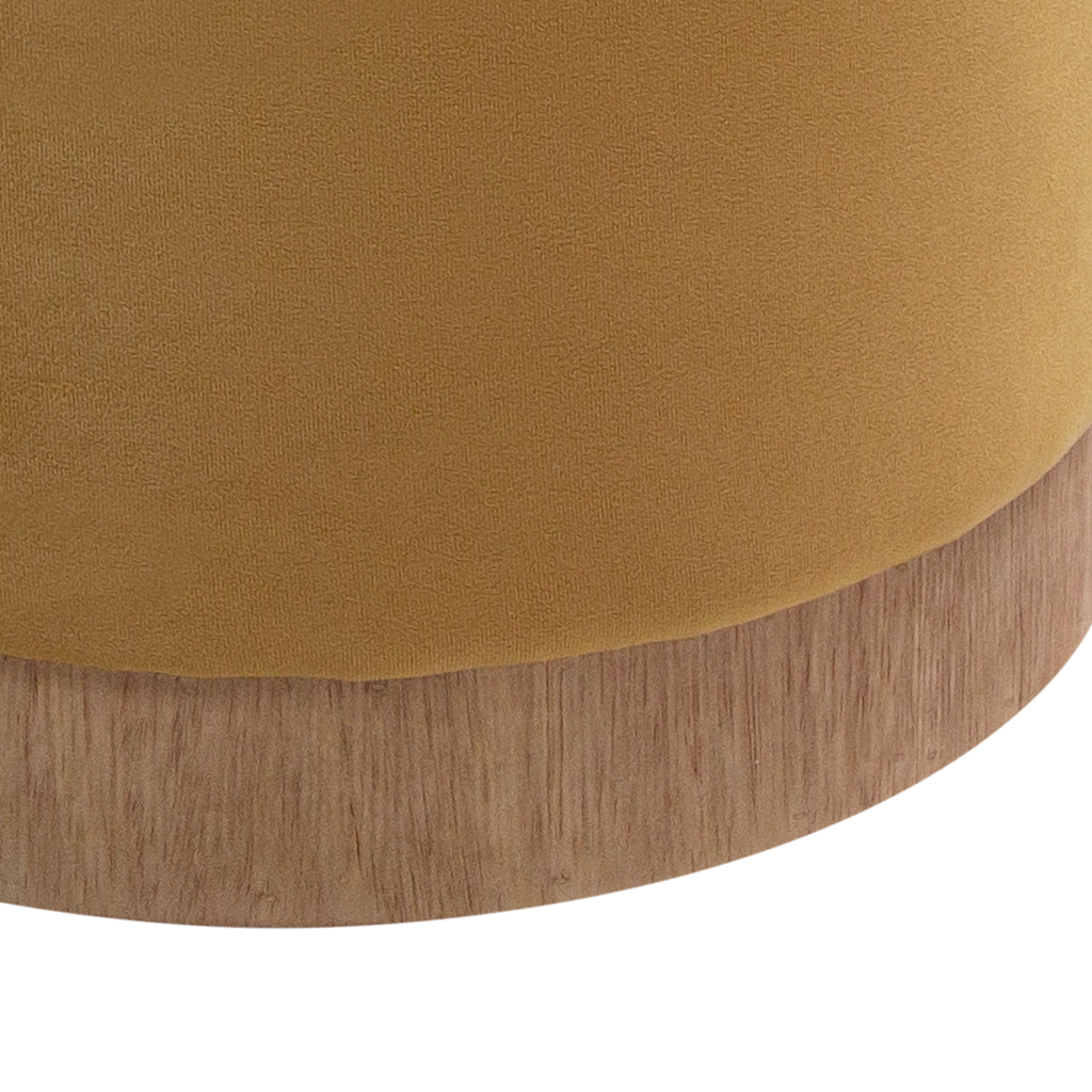 Puff Pin com base em madeira Honey e Tecido Suede Mostarda, destacando sua base