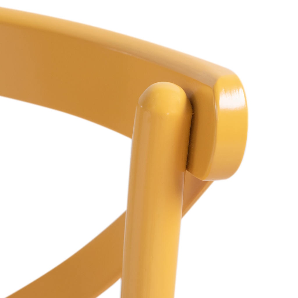 cadeira x boho cor amarela, detalhando o encosto